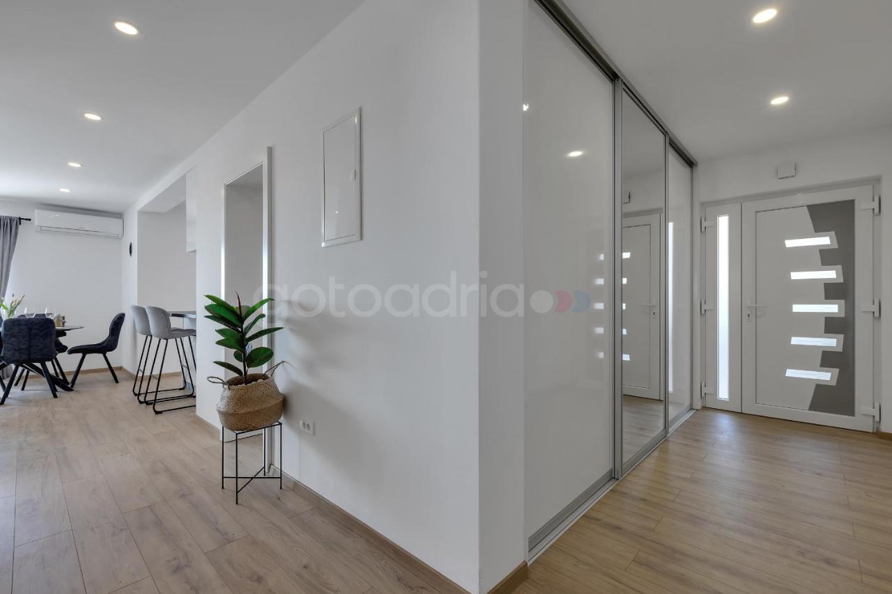 Luxurious Apartments Lara&Luka Макарска Экстерьер фото