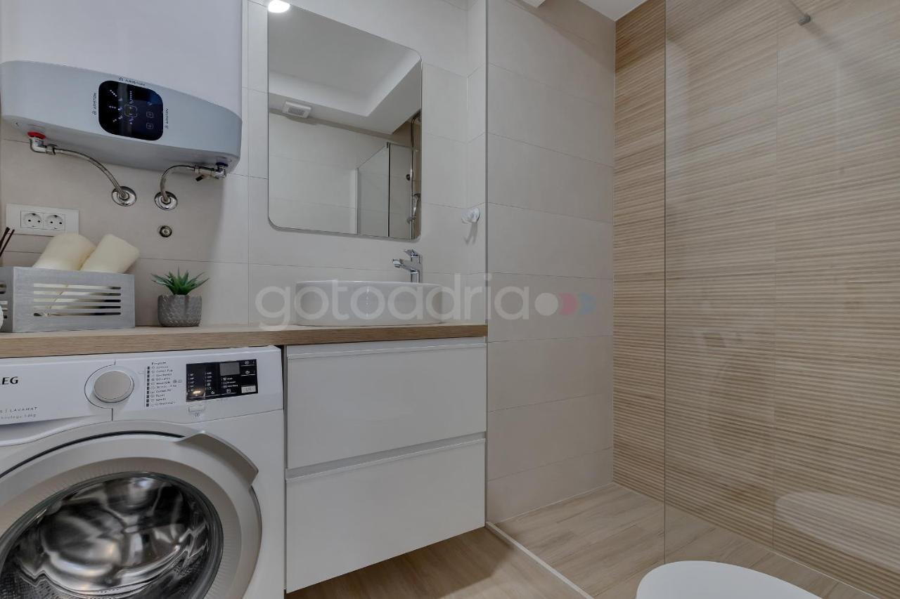 Luxurious Apartments Lara&Luka Макарска Экстерьер фото
